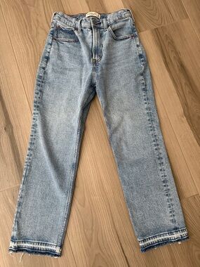 Abercrombie the ankle straight jeans